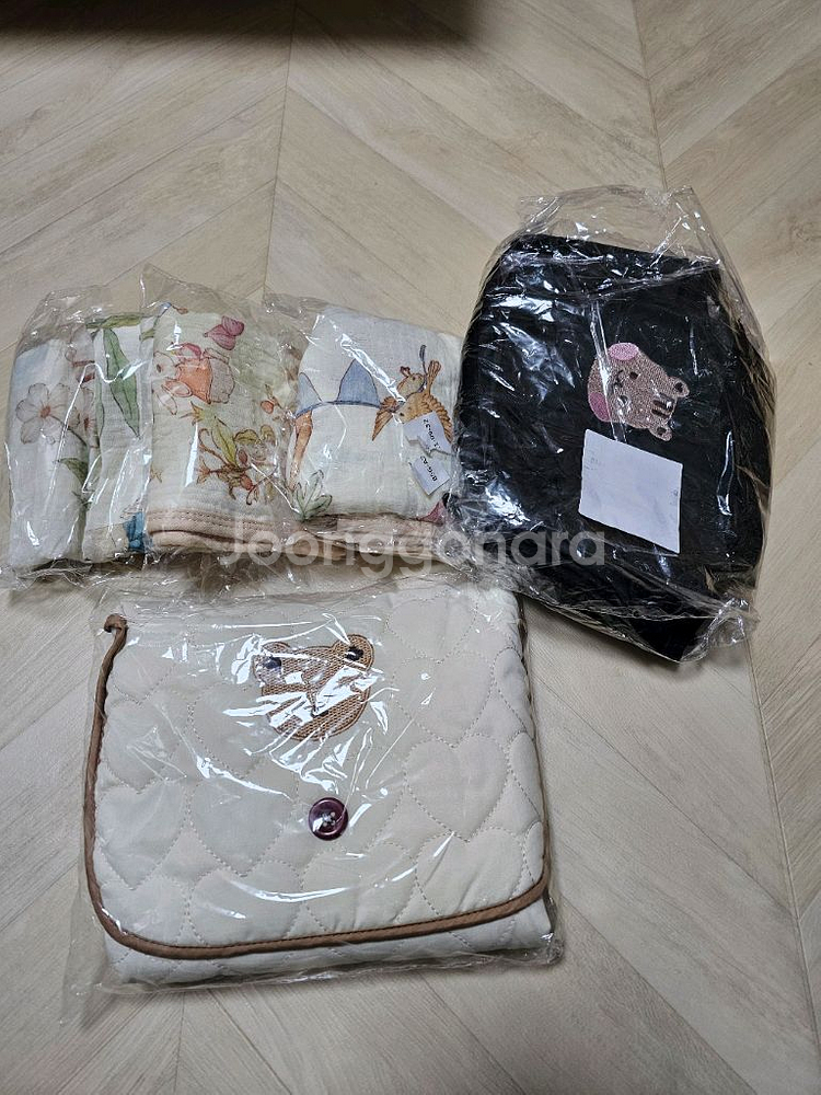 새상품)아기 이동식 기저귀 매트 유모차가방 거즈수건 이불--0