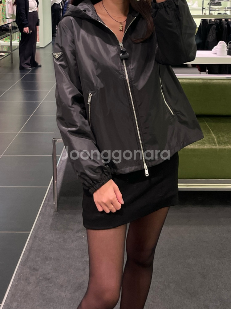 프라다 삼각로고 바람막이 점퍼--0