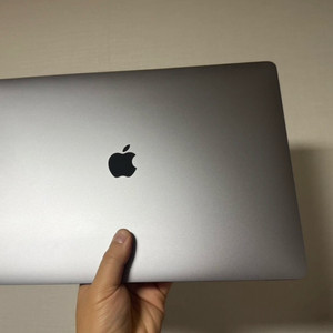 맥북 프로 16인치 (2019) a2141 액정파손