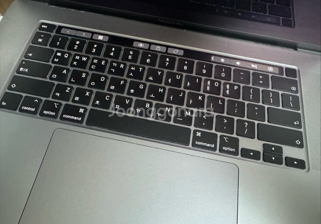 맥북 프로 16인치 (2019) a2141 액정파손--3