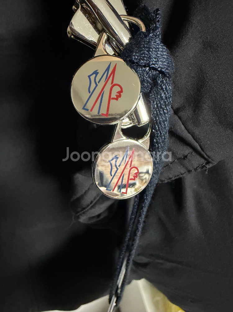 [4] 몽클레어 23FW 베제르 블랙 패딩--6