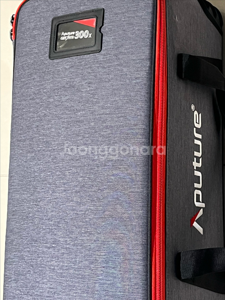 어퓨쳐300X Aputure Light--3