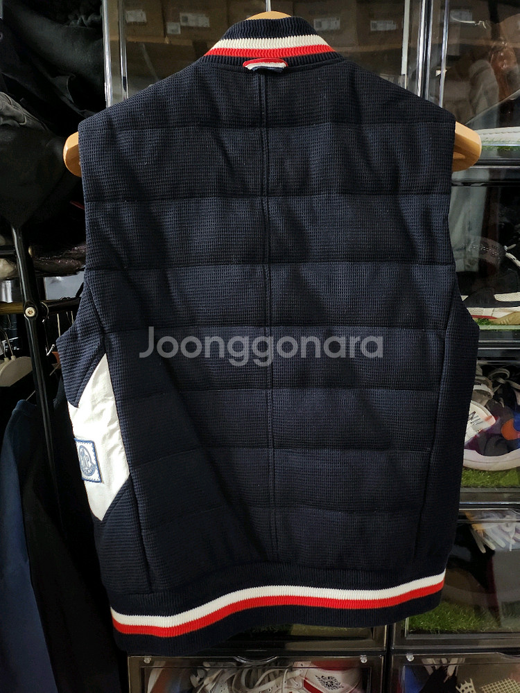 4회착 몽클레르 톰브라운 패딩조끼 몽클레어 톰브 패딩--2