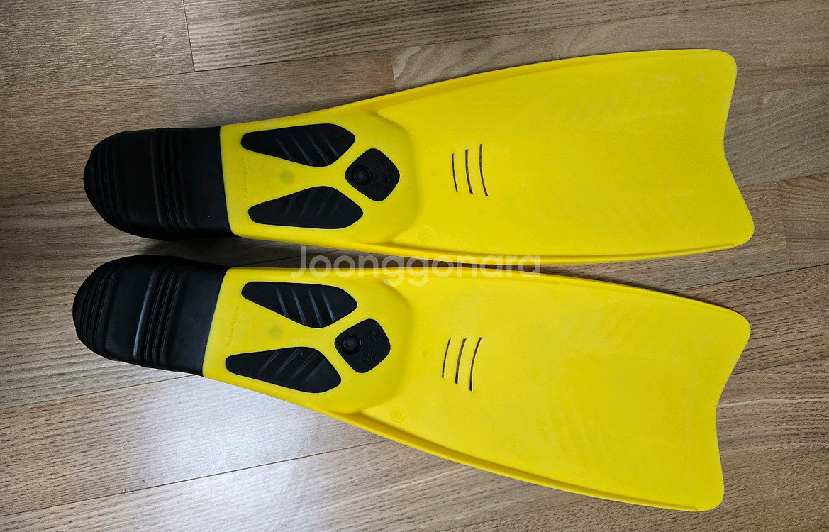 마레스 뉴클리퍼 오리발 A급 35ㅡ36사이즈--1