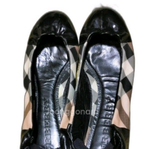 버버리 체크 발레리나플랫슈즈35,5(정품)