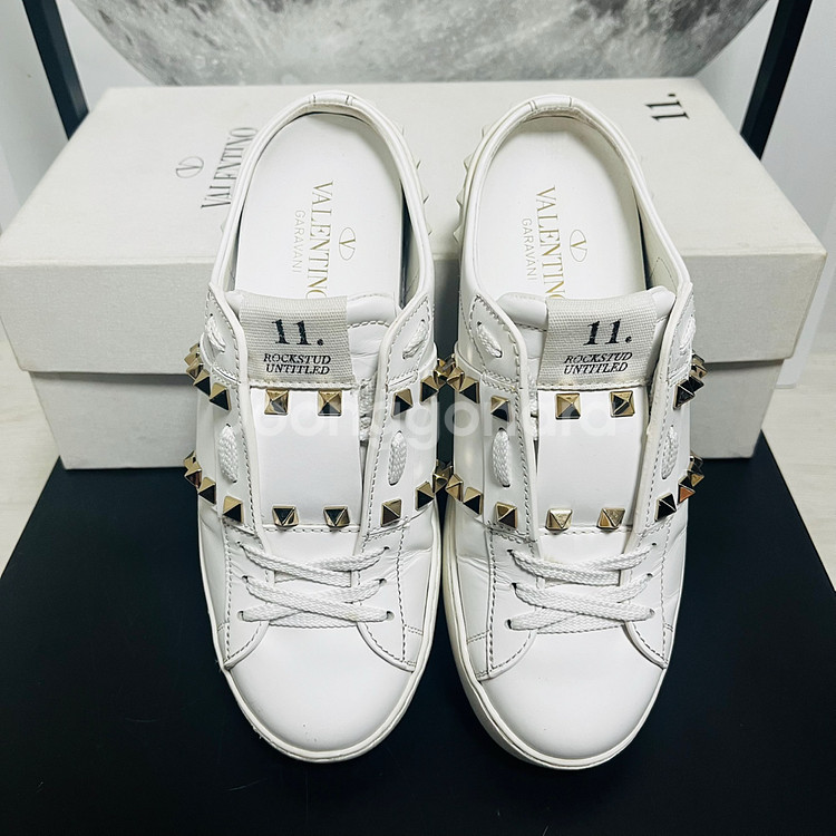 정품 36.5) 발렌티노 락스터드 뮬 스니커즈 235~240--0