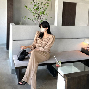 (새상품) 일리 셔링블라우스 밴딩팬츠 코디세트