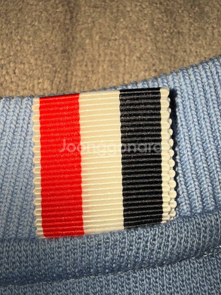 톰브라운 맨투맨--4