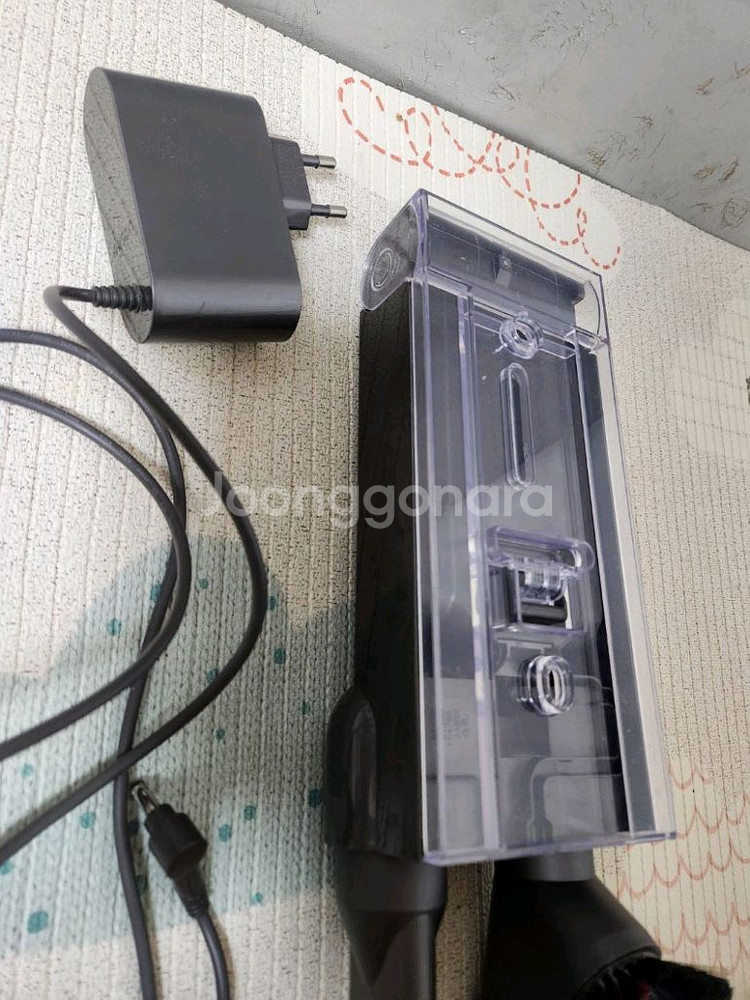 다이슨 v10 용 벽걸이거치대 와 충전기--5