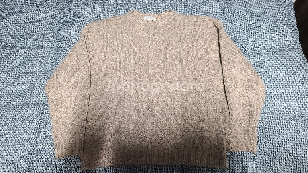 무드인사이드 꽈배기 헨리넥 니트 급처--2