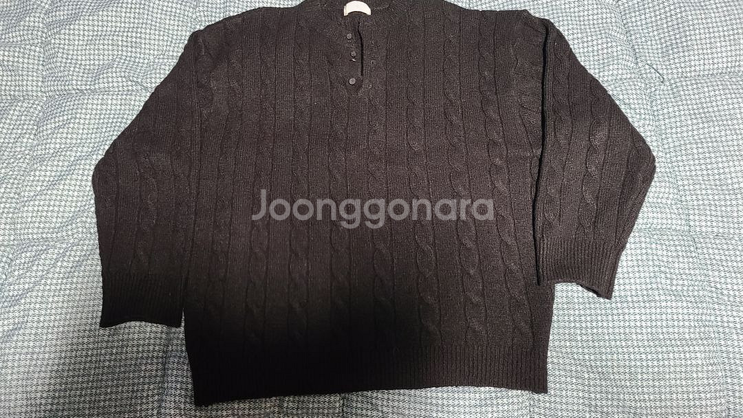 무드인사이드 꽈배기 헨리넥 니트 급처--2