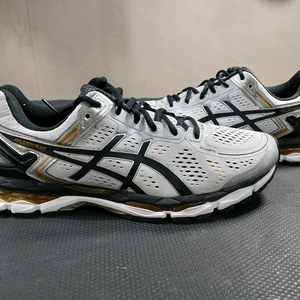 아식스 젤카야노 22 러닝화