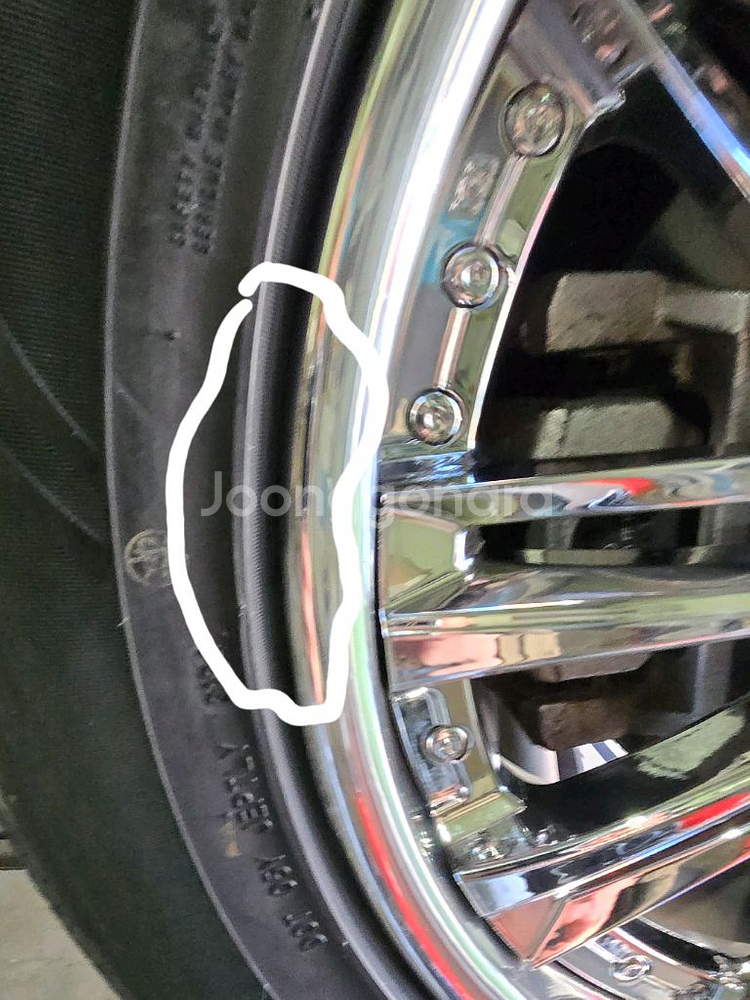 웨즈크란제 아쿠에르도 19인치 크롬휠 4개 팝니다--8