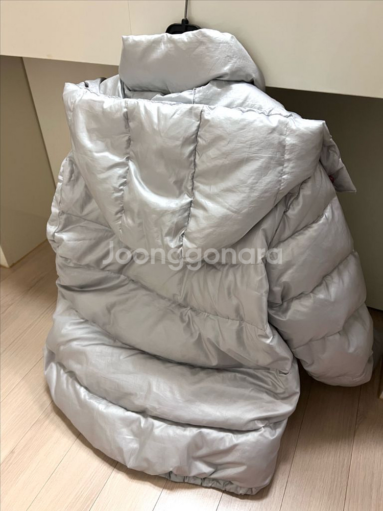 베네통 BENETTON 실버 로즈골드 구스다운 숏 푸퍼 패딩 후드 그레이 거위털 점퍼 자켓--1