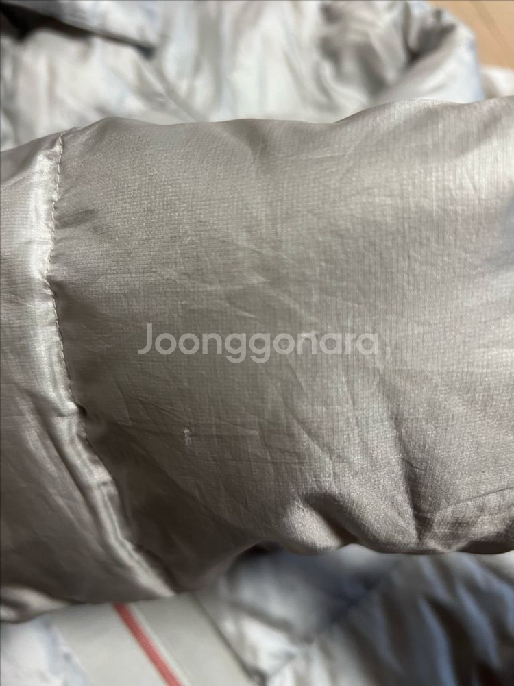 베네통 BENETTON 실버 로즈골드 구스다운 숏 푸퍼 패딩 후드 그레이 거위털 점퍼 자켓--5