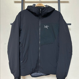 아크테릭스 프로톤 후디 M사이즈 팝니다