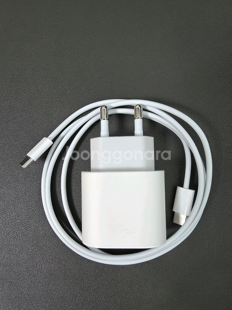 아이패드 에어5세대 + 모쉬 버사 케이스 판매합니다--7