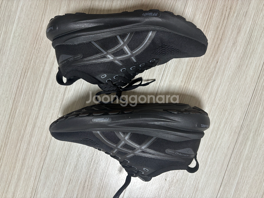 아식스 젤카야노 31 플래티넘 255mm 러닝화--3