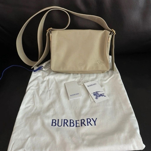 버버리 트렌치 크로스바디 백 (헌터) 급처