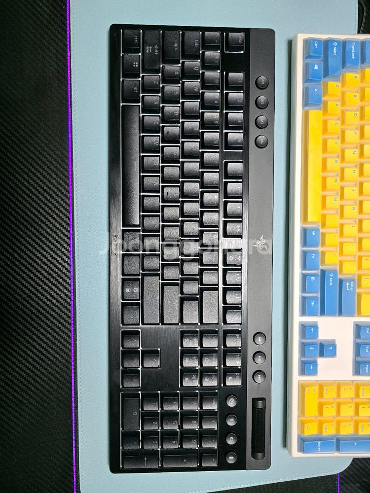 레이저 블랙위도우 V4 로우프로파일 그린축 RAZER BLACKWIDOW V4--0