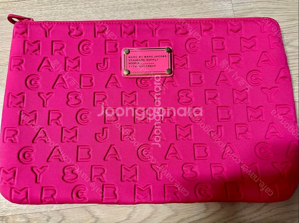 마크제이콥스 레터링 클러치--0