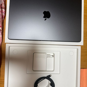 맥북프로 M4 Max 16인치 16코어,40코어,1tb,48GB 스페이스블랙(급매)