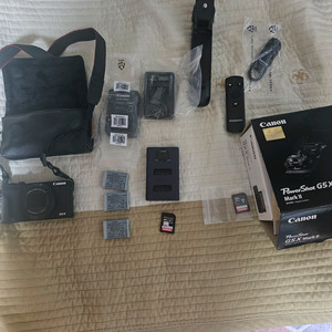 캐논 g5x Mark2 s급(배터리 3개,정품그립, sd카드 포함)
