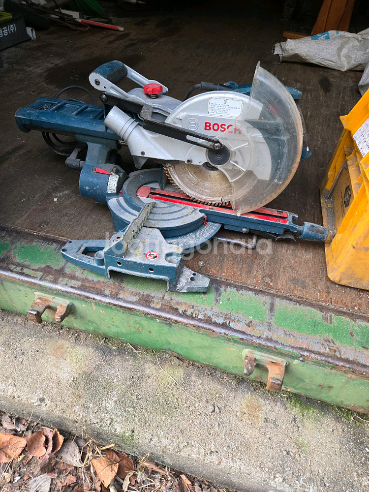 보쉬 8인치 슬라이딩 각도절단기 GCM800S--0