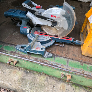 보쉬 8인치 슬라이딩 각도절단기 GCM800S