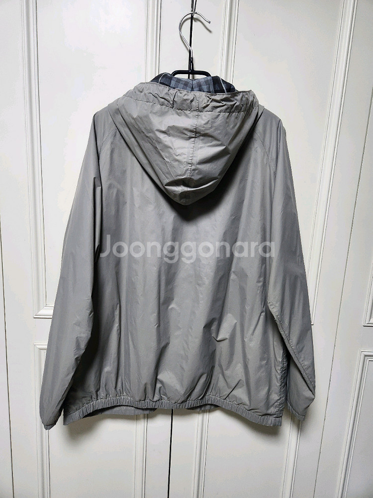 (100)버버리 남성 바람막이 자켓--1