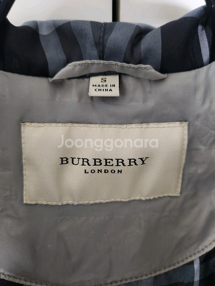 (100)버버리 남성 바람막이 자켓--4