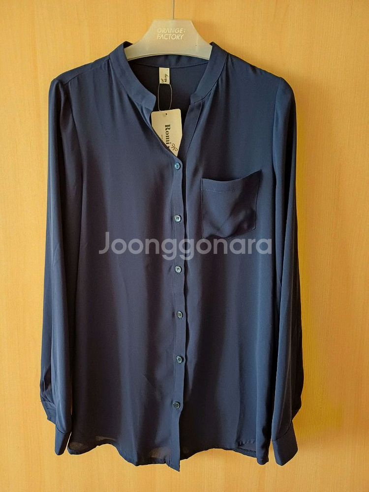 미착용 남색 블라우스 판매합니다--0