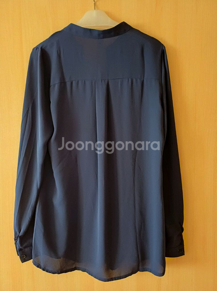 미착용 남색 블라우스 판매합니다--1