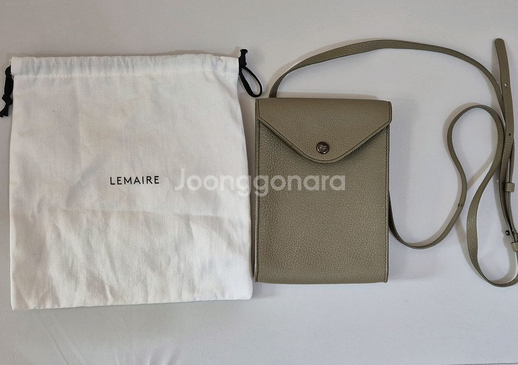 르메르 엔벨롭 크로스백 더스티 카키--0