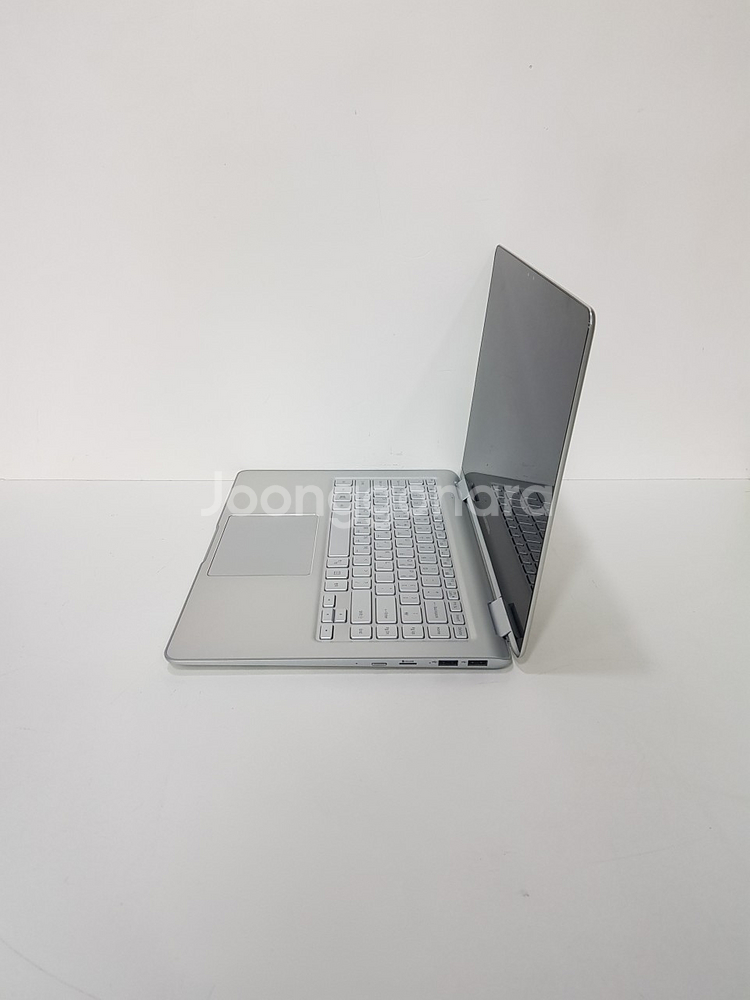 133번 삼성 15인치 터치스크린 UHD 중고노트북--4