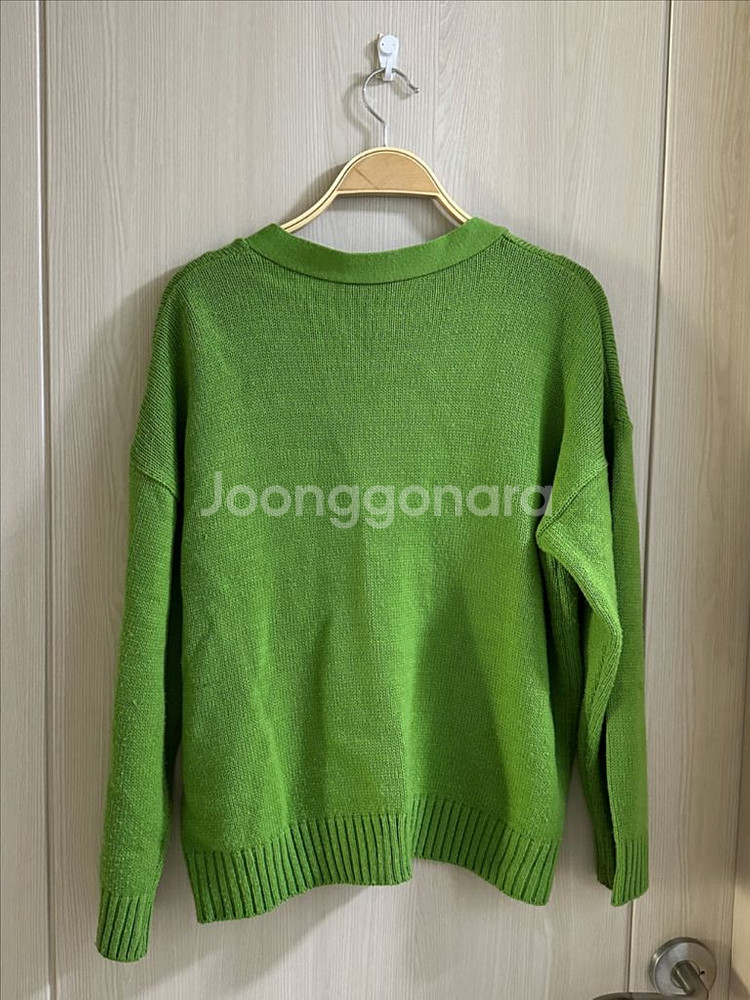 옷장정리ㅣ여리한 브이넥 그린 루즈핏 니트 가디건--1