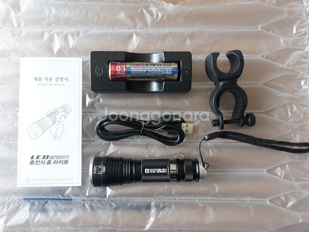 우신벨로프 LED 충전식 줌 라이트--2