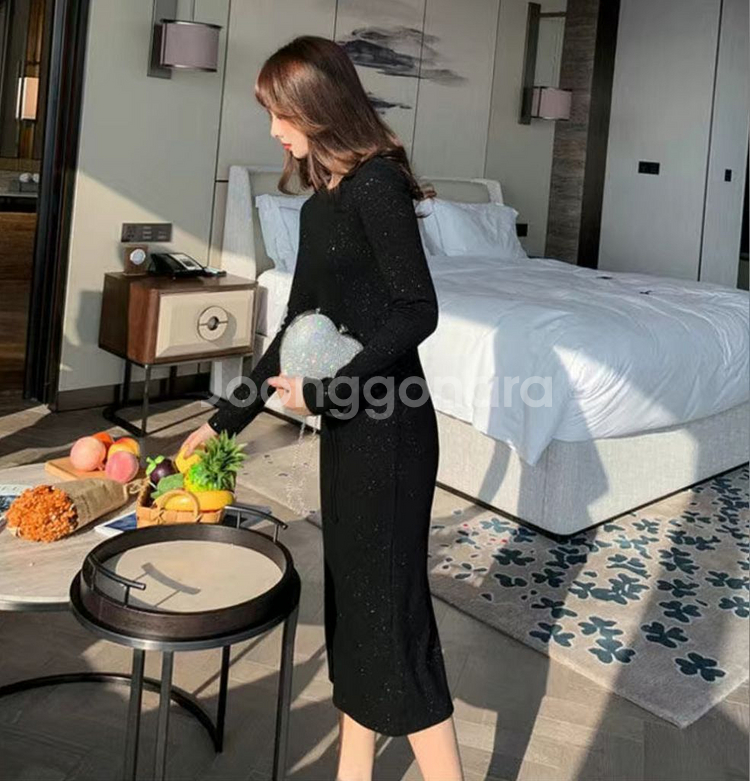 기모 안감 뒤트임 원피스 블랙(택달린 새상품)--1