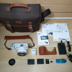 삼성 NX300M 미러리스 카메라