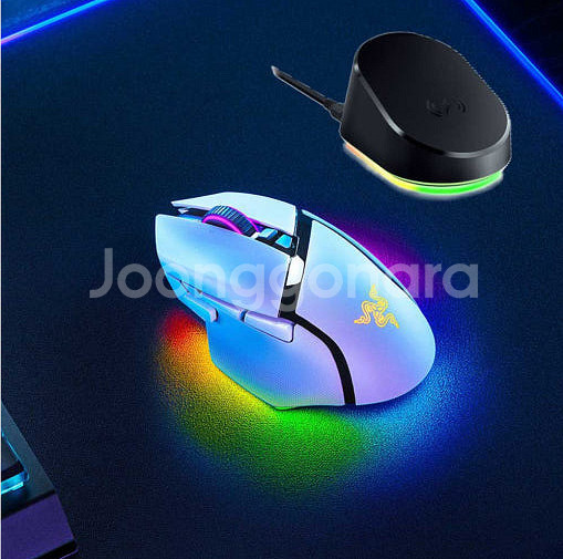 레이저 바실리스크 V3 프로 35K 화이트 + 마우스 독 미개봉 급처--1