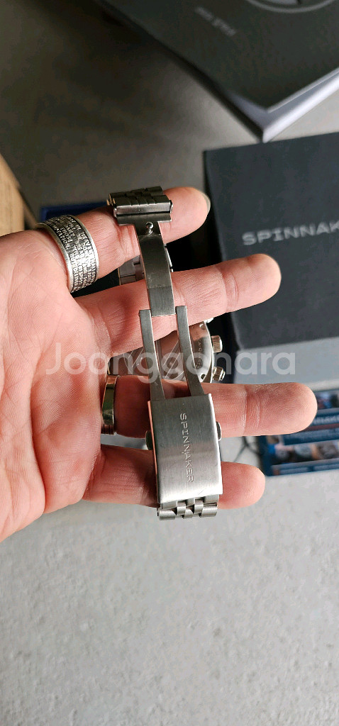 스피나커 크로노그래프 시계--9