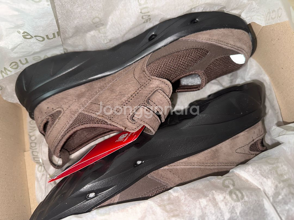 뉴발란스 브리즈 브라운색상 새상품 250--0