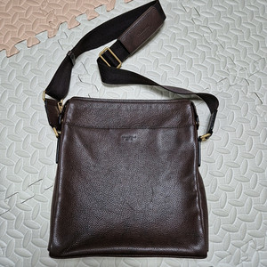 빈폴 가죽 남성 크로스백