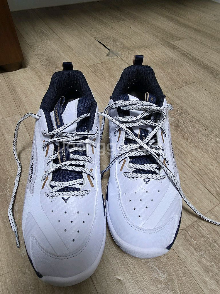 빅터 배드민턴화 A970TD(265) 팔아요--0