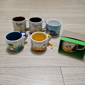 스타벅스 시티머그 데미타세 유아히어 오너먼트