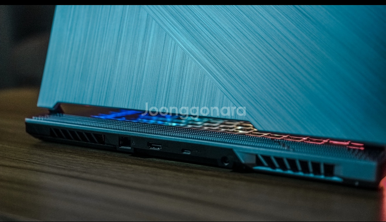 ASUS ROG 게이밍 노트북--1