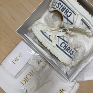 디올 id 스니커즈 37(240)