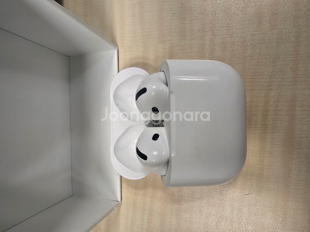 애플 에어팟4세대 일반모델 판매합니다(풀구성)--1