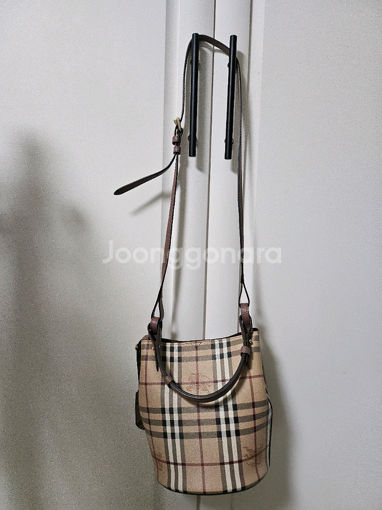 버버리 헤이마켓 버킷백-핑크--1