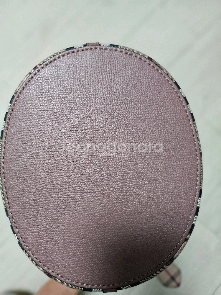 버버리 헤이마켓 버킷백-핑크--3